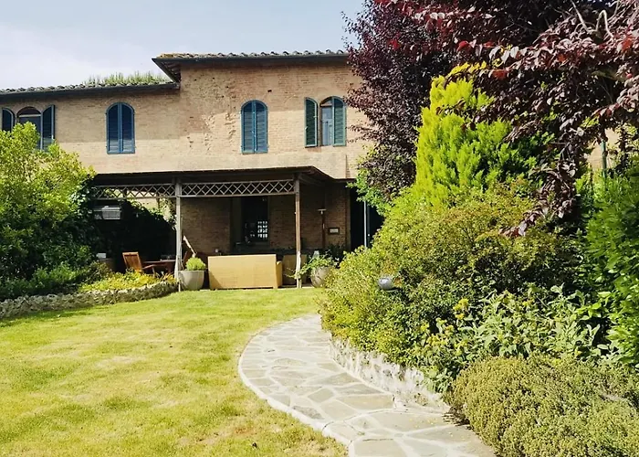 Villa La Dogana . Siena